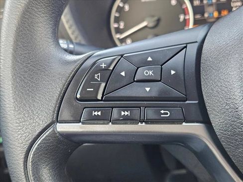 Used 2024 Nissan Sentra SV FWD image 10