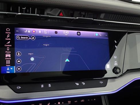 Used 2024 Jeep Wagoneer Launch Edition image 8