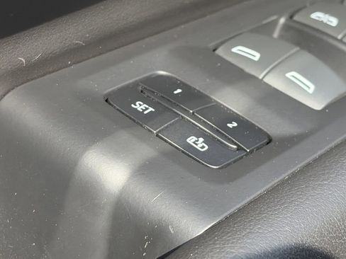 Used 2023 Chevrolet Suburban Z71 w/ Z71 Off-Road Package AWD/4WD image 28