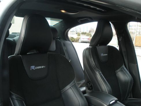 Used 2015 Volvo S60 T6 R-Design Platinum image 32