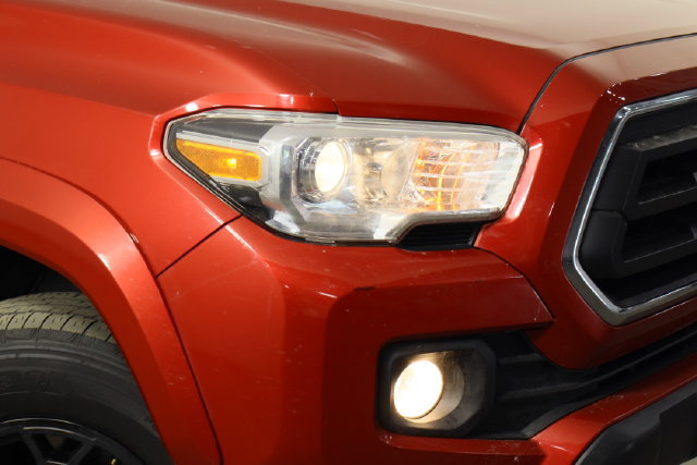 Used 2021 Toyota Tacoma SR5 RWD image 41