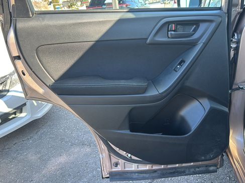Used 2014 Subaru Forester 2.5i image 19