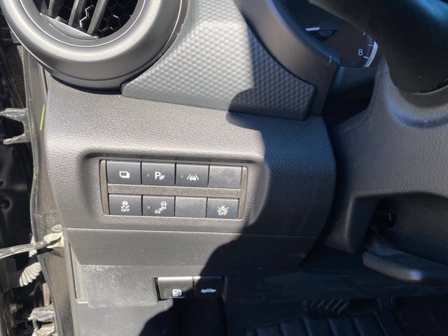 Used 2021 Nissan Kicks S FWD image 17