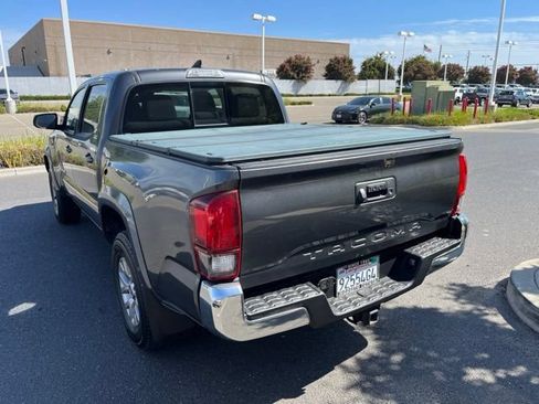 Used 2018 Toyota Tacoma SR5 RWD image 5