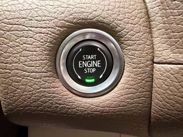 Used 2021 GMC Yukon Denali w/ Denali Premium Package AWD/4WD image 35