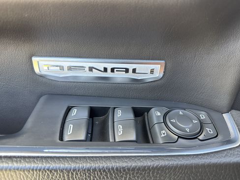 Used 2023 GMC Sierra 1500 Denali AWD/4WD image 15