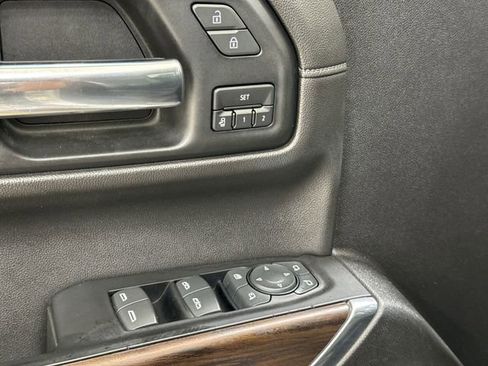 Used 2019 GMC Sierra 1500 SLT w/ SLT Premium Plus Package AWD/4WD image 22