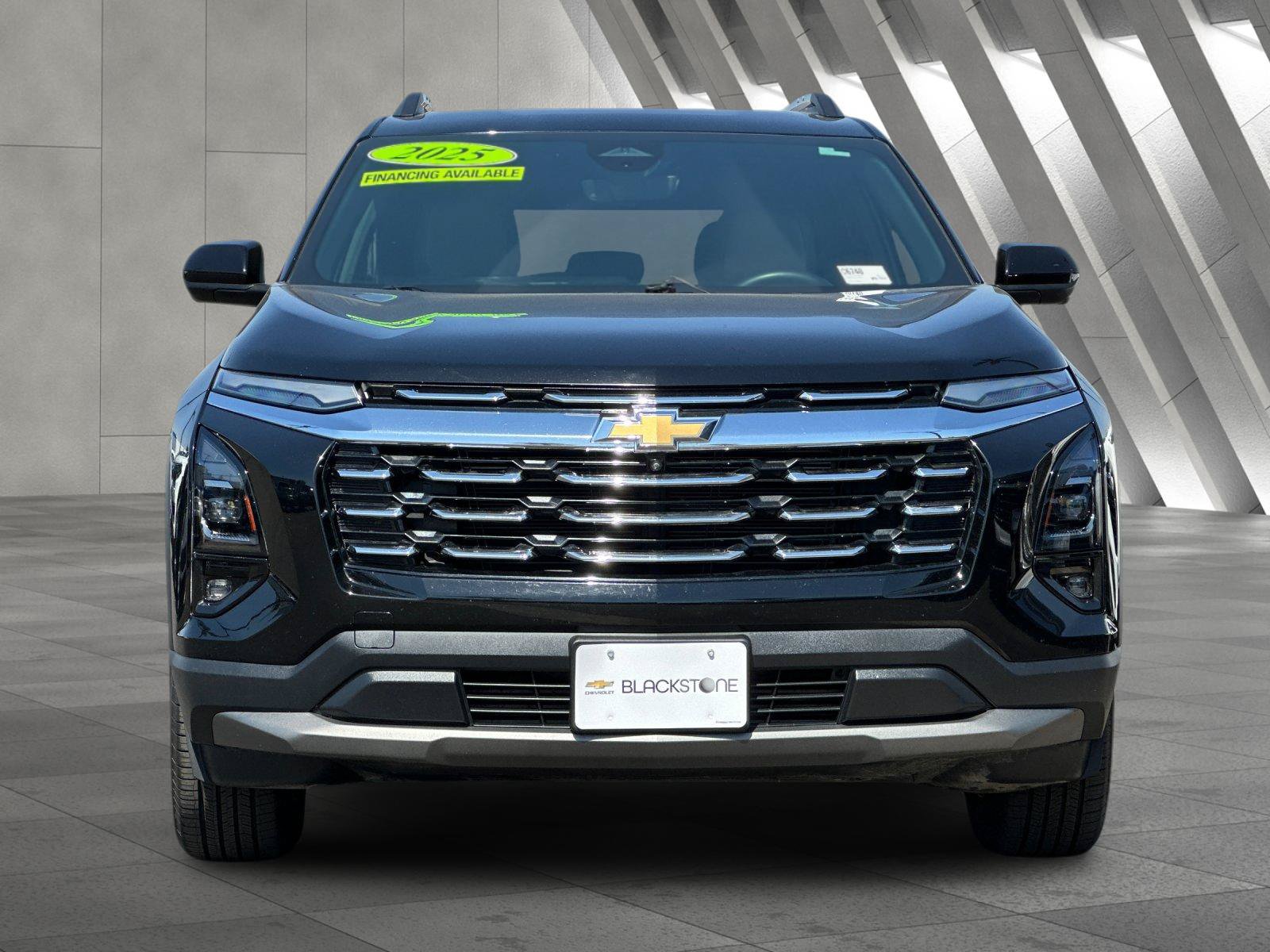 Used 2025 Chevrolet Equinox LT w/ Convenience Package II AWD/4WD image 9