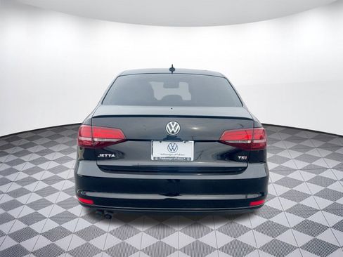 Used 2016 Volkswagen Jetta Sport image 10