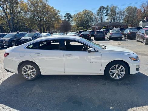 Used 2019 Chevrolet Malibu LT FWD image 4