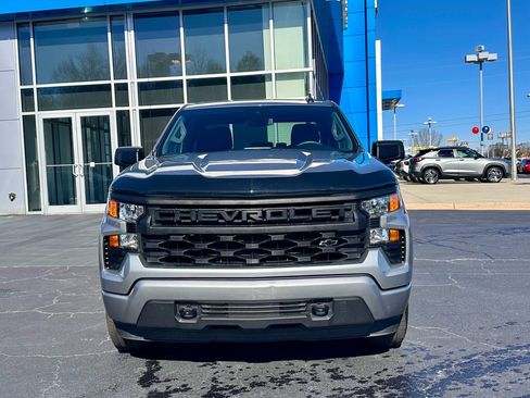 Used 2024 Chevrolet Silverado 1500 Custom w/ Dark Appearance Package image 3