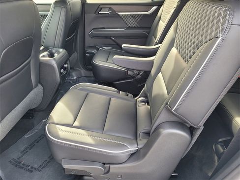 New 2026 GMC Acadia Denali w/ Super Cruise Package image 8