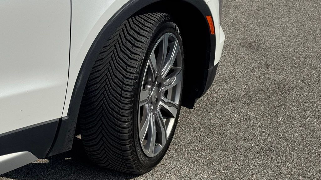 Used 2019 Cadillac XT4 Premium Luxury w/ Driver Assist Package AWD/4WD image 6