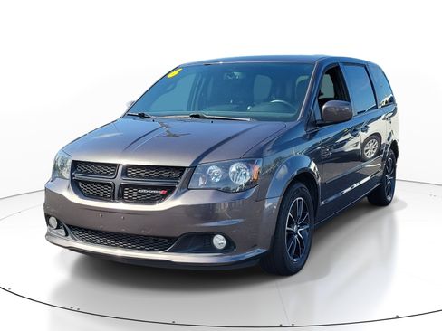 Used 2016 Dodge Grand Caravan SXT FWD image 3