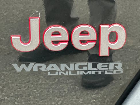 Used 2022 Jeep Wrangler Unlimited Rubicon w/ LED Lighting Group image 38