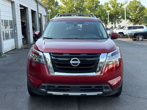 Used 2024 Nissan Pathfinder Platinum w/ Cargo Package FWD image 6