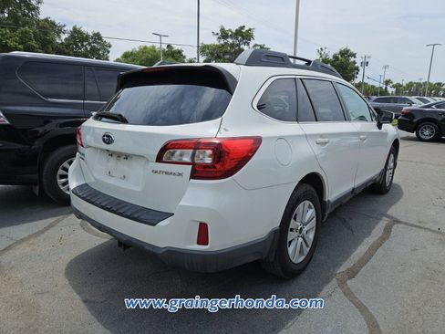 Used 2015 Subaru Outback 2.5i Premium AWD/4WD image 8