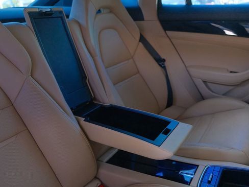 Used 2017 Porsche Panamera image 32