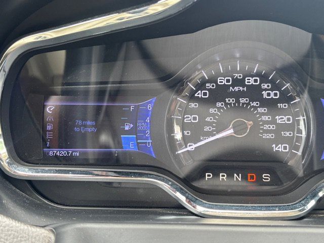 Used 2013 Lincoln MKT AWD image 16