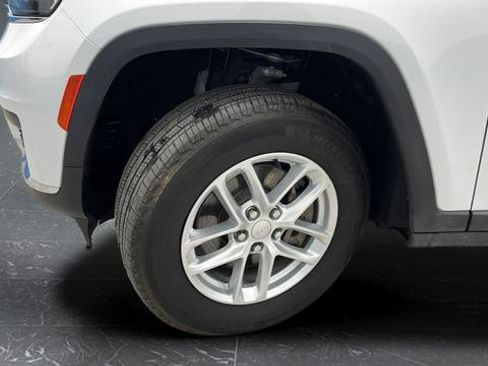 Used 2023 Jeep Grand Cherokee L Laredo image 33