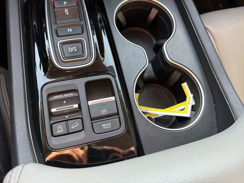 Used 2023 Honda Pilot Touring image 25