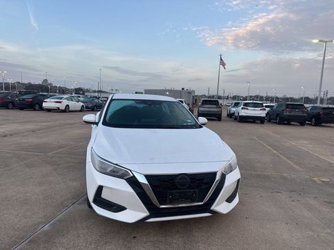 Certified 2022 Nissan Sentra SV image 3