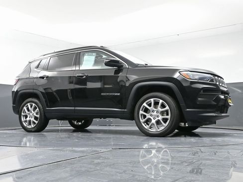 Used 2022 Jeep Compass Latitude w/ Sun and Sound Group image 48