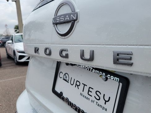 New 2026 Nissan Rogue Platinum image 7