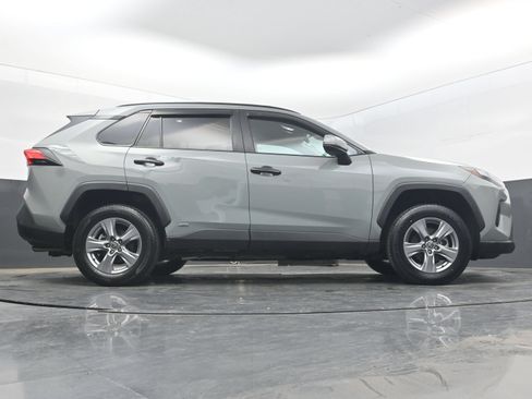 Used 2022 Toyota RAV4 XLE AWD/4WD image 29