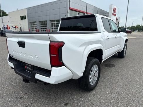 Used 2026 Toyota Tacoma SR5 AWD/4WD image 12