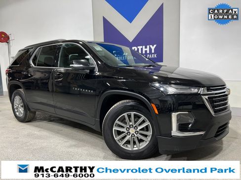 Used 2023 Chevrolet Traverse LT image 1
