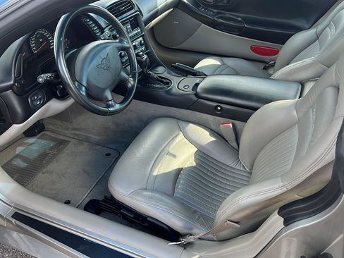 Used 2000 Chevrolet Corvette Coupe w/ Memory Pkg RWD image 17