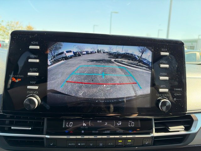 Used 2023 Toyota Sienna XLE AWD/4WD image 19
