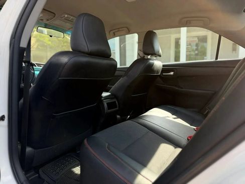Used 2017 Toyota Camry SE FWD image 11
