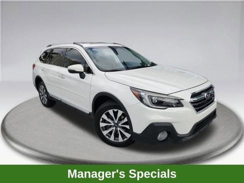 Used 2018 Subaru Outback 3.6R Touring image 2
