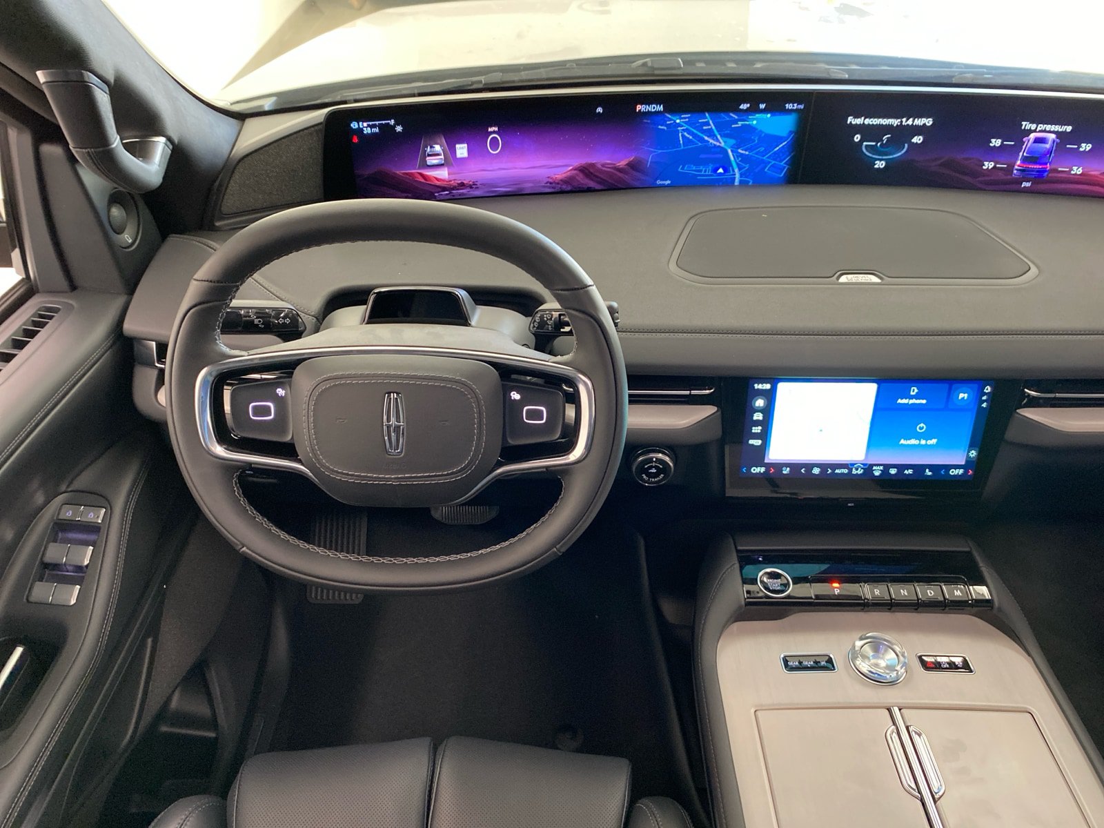 New 2025 Lincoln Navigator Reserve w/ Jet Appearance Package AWD/4WD image 16