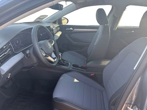 New 2025 Volkswagen Jetta SE image 9