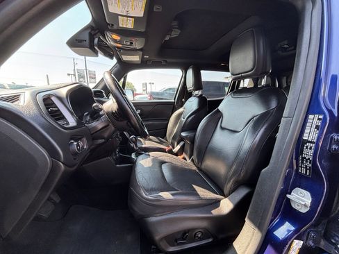 Used 2019 Jeep Renegade Limited w/ Quick Order Package 22P AWD/4WD image 11