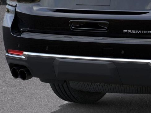 New 2025 Chevrolet Suburban Premier image 14