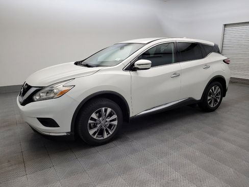 Used 2017 Nissan Murano S image 2