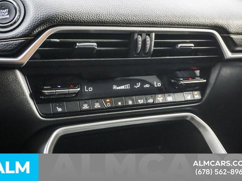 Used 2025 MAZDA CX-70 3.3 Turbo w/ Preferred Package AWD/4WD image 40