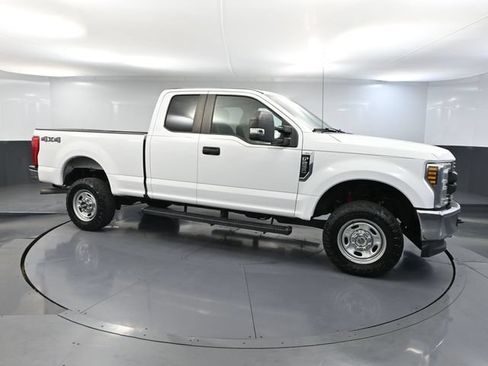 Used 2019 Ford F250 XL w/ XL Value Package AWD/4WD image 3