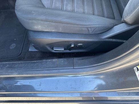 Used 2020 Ford Fusion SE image 5