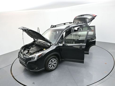 Used 2024 Subaru Forester Premium AWD/4WD image 32