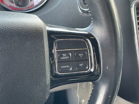 Used 2019 Dodge Grand Caravan SXT image 27