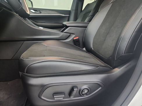 New 2026 Jeep Grand Cherokee Altitude AWD/4WD image 19