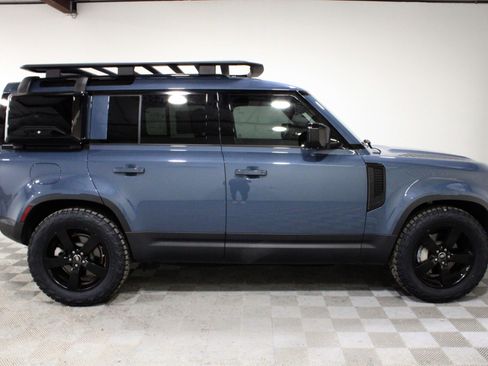 Used 2024 Land Rover Defender 110 S image 27