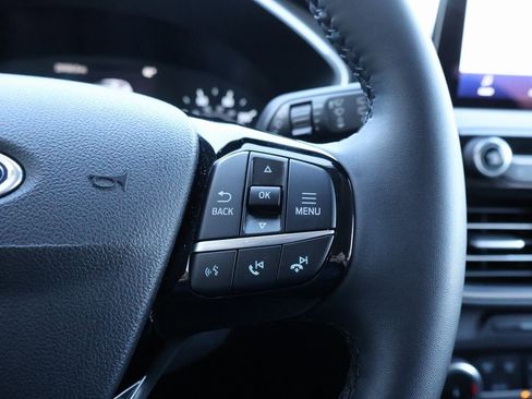 Used 2022 Ford Escape SE w/ SE Sport Appearance Package image 29