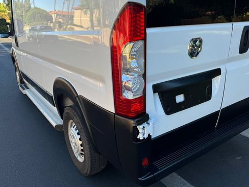 Used 2025 RAM ProMaster 2500 w/ U-Haul Equipment Group FWD image 40