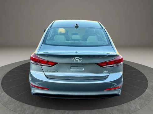 Used 2017 Hyundai Elantra SE image 5